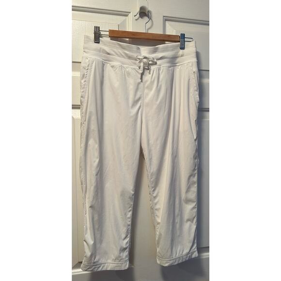Lululemon White Lined Pull On Studio Crop Pants, Size 8 - Picture 1 of 4